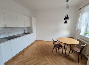 Priestranný podpivničený rodinný dom v Zlatých Moravciach – - 14