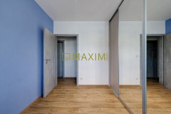 TOP Exkluzívny 4-izbový dom v Miloslavove: Bazén, záhrada, f - 14