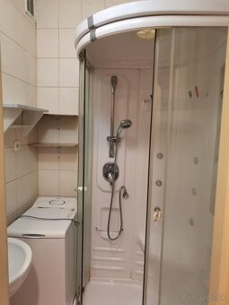 Veľmi pekný 3 a pol izbový byt - 14