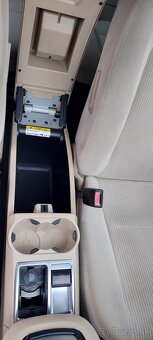 Predám FORD FOCUS C-MAX 1,6 TDCI Ghia, 2006 automat 7stupňov - 14