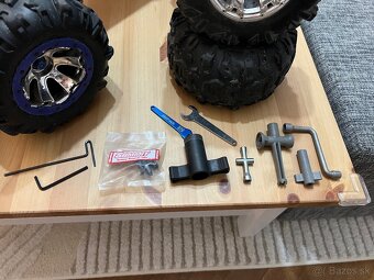 Traxxas Summit 1:8 Modrý TITAN 775 - 14