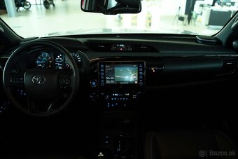 Toyota Hilux DC 2.8 I D-4D Invincible Sport 4x4 A/T - 14