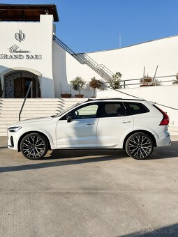 VOLVO XC60 B5 R-DESIGN - 14