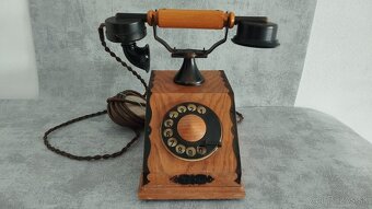 Starý telefon Tesla k dekoraci. - 14