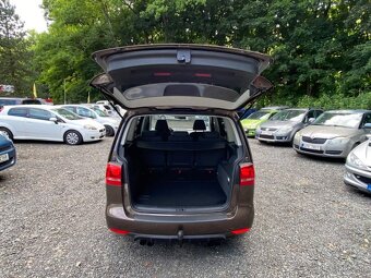 VW Touran 1.4 TSI 103 kW Highline 2010 xenony tažné serviska - 14