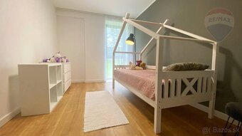 Predaj 3-izbový apartmán 81 m2, balkón 18 m2, výťah, garážov - 14