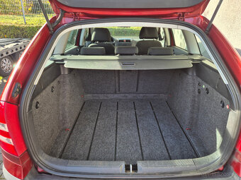 Škoda Octavia 1,6 i Automat Klima Combi ALU 99.999Kč - 14