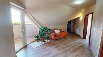 6 izbový rodinný dom s jedinečnou architektúrou,pozemok 1061 - 14