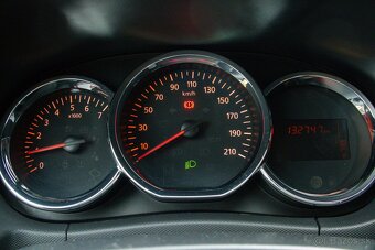 Dacia Duster 1.2 TCe 4x2 Arctica, PO SERVISE,NOVE STK - 14