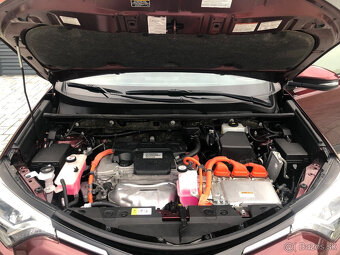 Predám  Rav4 hybrid 2017 - 14