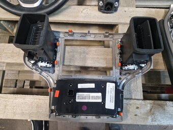 Diely interiéru Jeep Grand Cherokee WK2 2017 Summit - 14