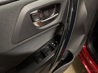 Toyota Auris combi 1.6 97kW, 2017, Sk auto - 14