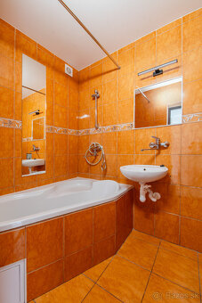 Na predaj priestranný 3-izbový byt v Zákamennom - 14