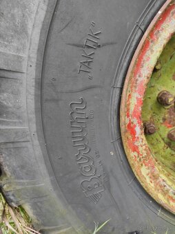 Podvozok na vlečku za traktor. - 14