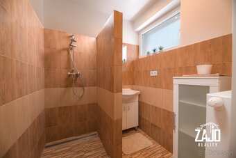 Priestranný RD s dvoma bytovými jednotkami Trenčín - 14