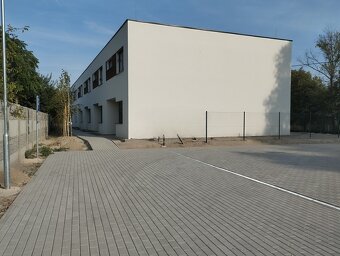Rodinné domy so záhradkou v radovej zástavbe - Okoličná na O - 14