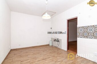 PREDAJ 4 iz RODINNÝ DOM S GARÁŽOU ČULENOVA HC - 14