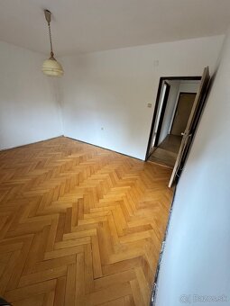 PREDAJ 3 - IZBOVÝ TEHLOVÝ BYT BLÍZKO CENTRA MESTA - 14