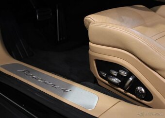 Porsche Panamera 4 Sport Turismo E-Hybrid Sport hybridní - 14