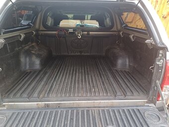 Toyota Hilux - 14
