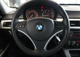 BMW Řada 3 E91 LCI 320d xDrive Touring nafta automat - 14