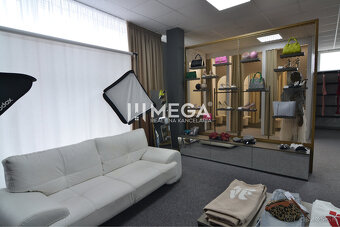 ODSTÚPENIE prevádzky - štýlový obchod s oblečením - mesto Hu - 14