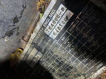 Jaguar E-Type xke 4.2 Coupe Manual - 14