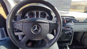 Mercedes-Benz B180 - 14