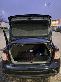 Predám Volkswagen Jetta 1.6 MPI  2007 - 14