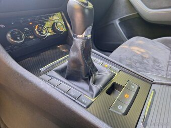 Škoda Superb Combi Sportline 2.0 Tdi M6 - 14