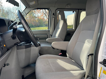 Ford E-350, Econoline XL, 2014, 87 000 km, 8 míst, minibus - 14
