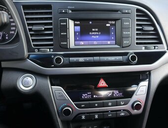 Hyundai Elantra 1.6 CRDi 2017, TOP stav, garážovaná - 14