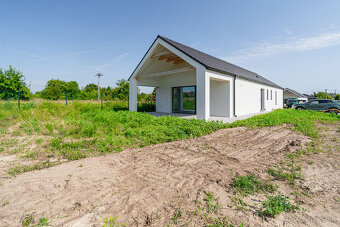 Na predaj moderný 4-izbový rodinný dom v Šoporni - 14