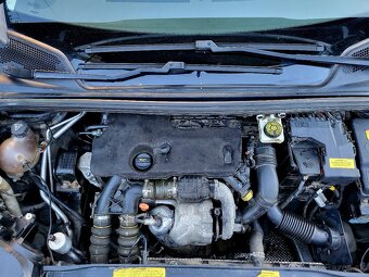 Citroën C4 e-HDi Exclusive 84 kW . - 14