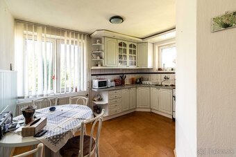 BEDES | rodinný dom 182m2, pozemok 802m2, 2x balkón, terasa - 14