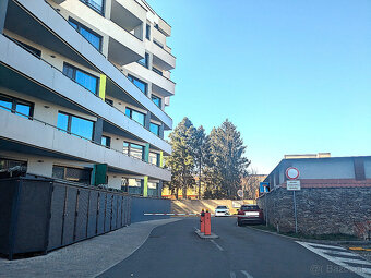 Vnútorné parkovacie miesto blízko Centra, Strojárenská - 14