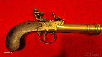 BRITSKÁ NÁMORNÁ PIŠTOL - 14