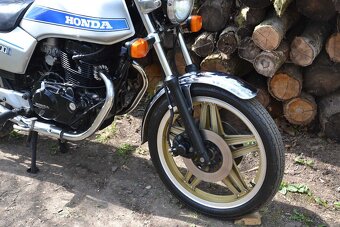 Honda CB 400N - 14