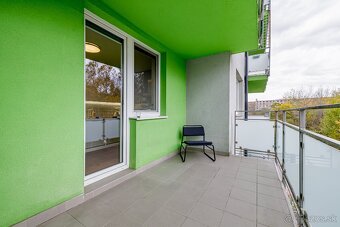 Veľký, svetlý 2 izb byt s terasou, garážou a výhľadom. - 14