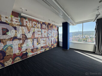 Prenájom samostatného kancelárskeho traktu 750 m² pri jazere - 14