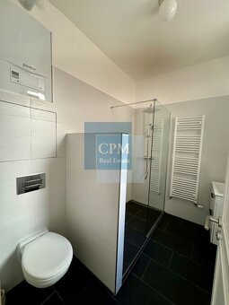 Ponúkame na prenájom 3. izbový veľký byt v centre mesta na Z - 14