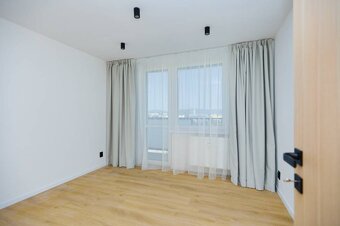 NOVOREKONŠTRUOVANÝ 4 - IZBOVÝ BYT , UL. HUMENSKÁ, TERASA - 14