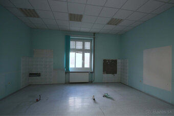 Prenájom priestorov na 1. poschodí Dom Módy na Nám. gen. M. - 14