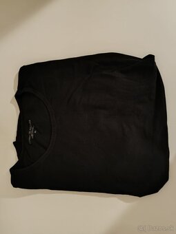 Krabica plný mikín - 14