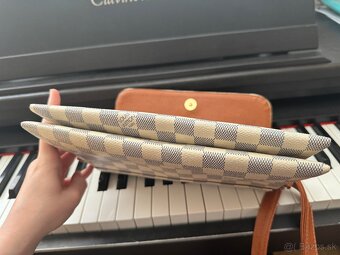 Louis biela crossbody kabelka - 14