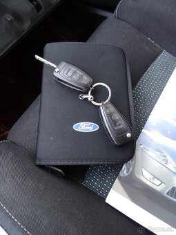 Ford S-MAX 2.0i 107Kw 2x sada kol, 7 míst - 14