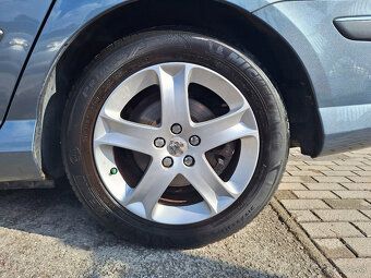 Peugeot 407 SW 2.0 HDi Executive Automat- AJ NA SPLÁTKY - 14
