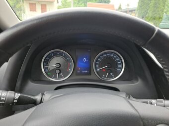 Predam Toyota Corolla 1,6,97kw,r.v.2018,naj.131000km,automat - 14