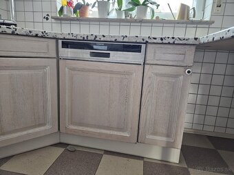 Masívna kuchynská linka z Nemecka so spotrebičmi - 14