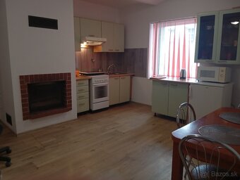 Sklade kancelária a obytný dom - 14